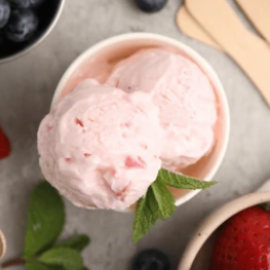 Glace aux fruits rouges